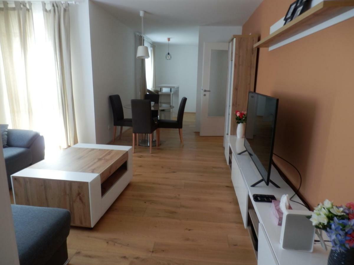 Spacious, Modern 1-Bdrm Apt Near Vic & Austria Ctr Apartment Vienna Exterior photo