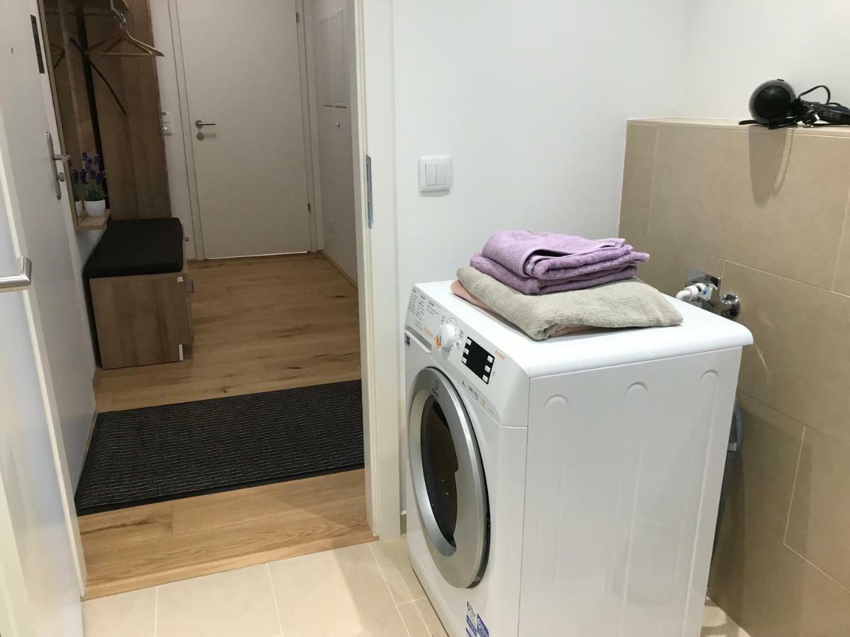 Spacious, Modern 1-Bdrm Apt Near Vic & Austria Ctr Apartment Vienna Exterior photo